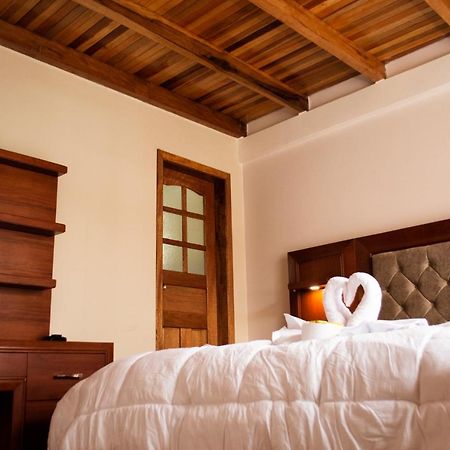 Imperial Zumbahua Hotel Zumbagua Bagian luar foto